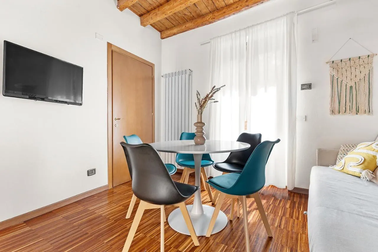 Charming Loft Duomo - Porta Romana Milánó 0*,  Olaszország